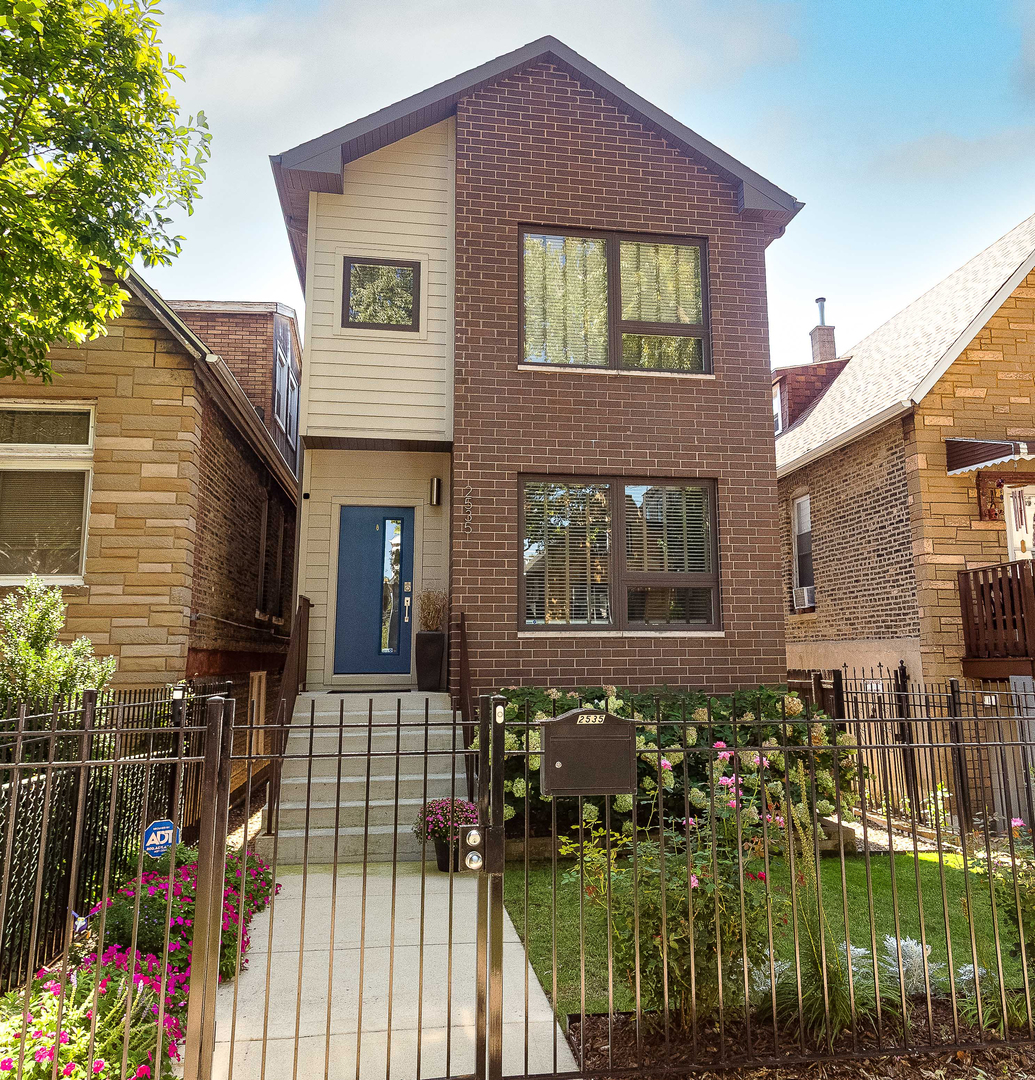 2535 W Haddon Avenue Property Photo 1