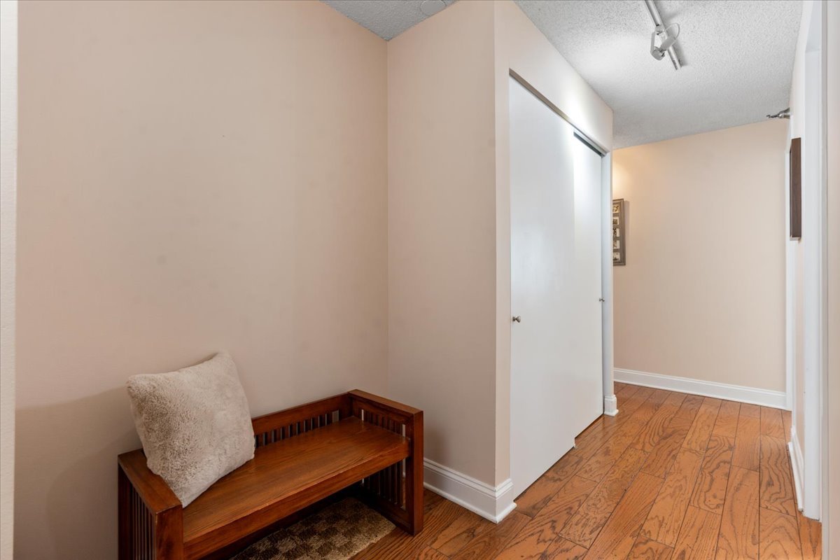 480 N Mcclurg Court 1001 Property Photo 17