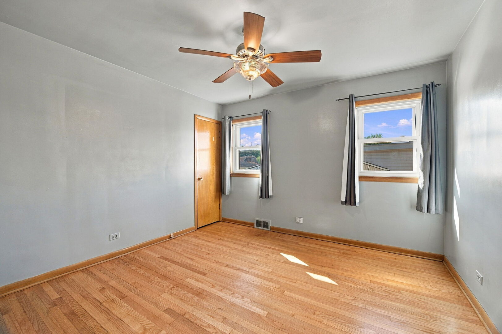 6843 S Kedvale Avenue Property Photo 18