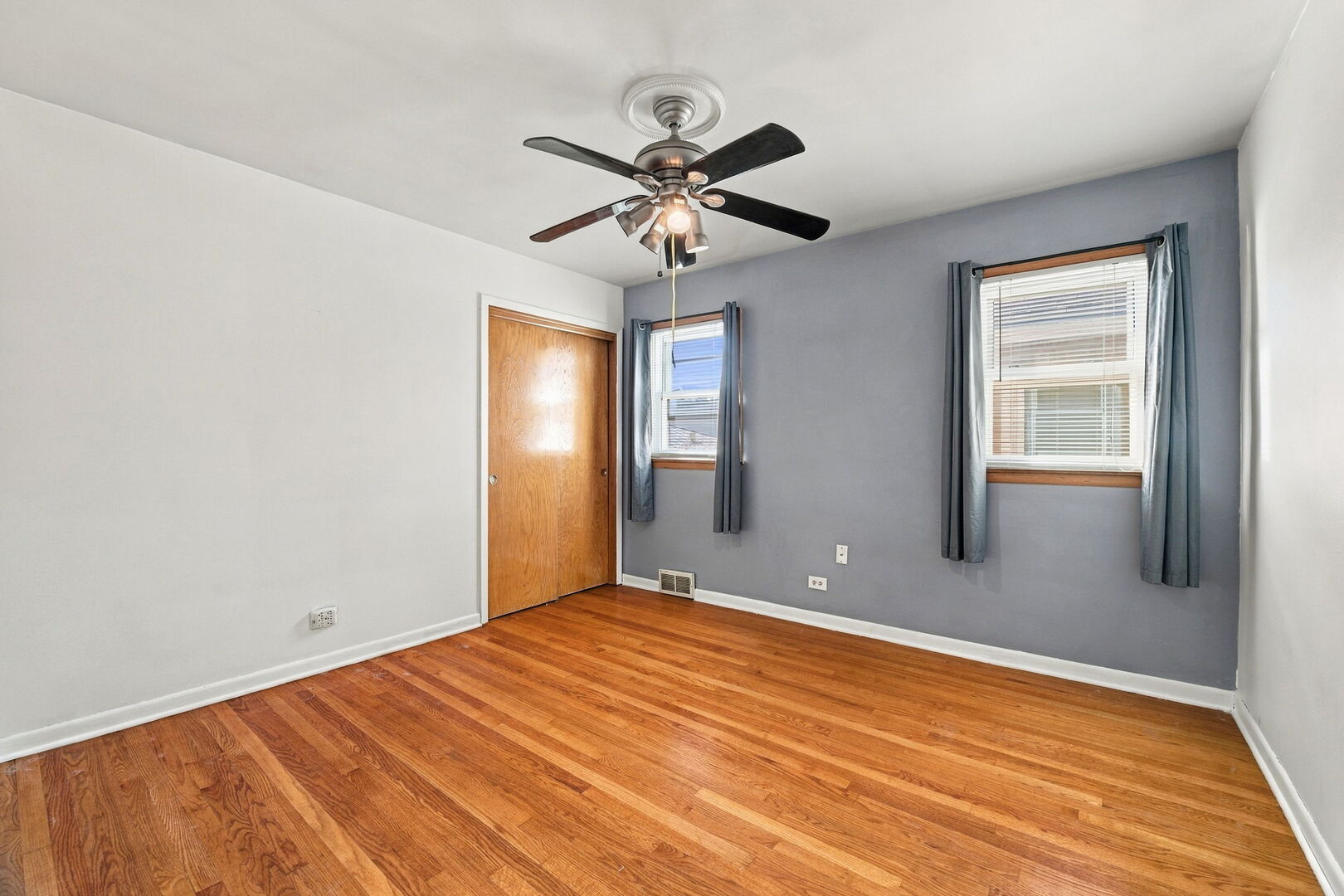 6843 S Kedvale Avenue Property Photo 22
