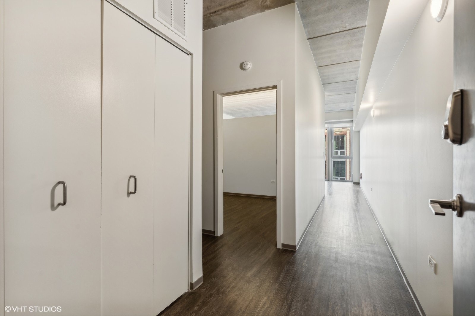 1920 N Milwaukee Avenue 405 Property Photo 2
