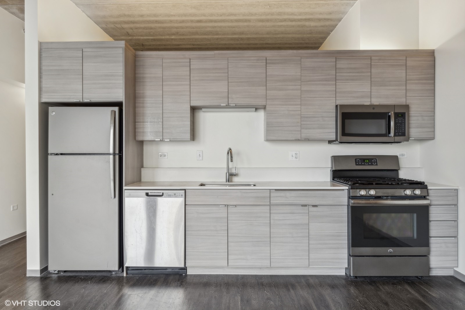1920 N Milwaukee Avenue 405 Property Photo 5