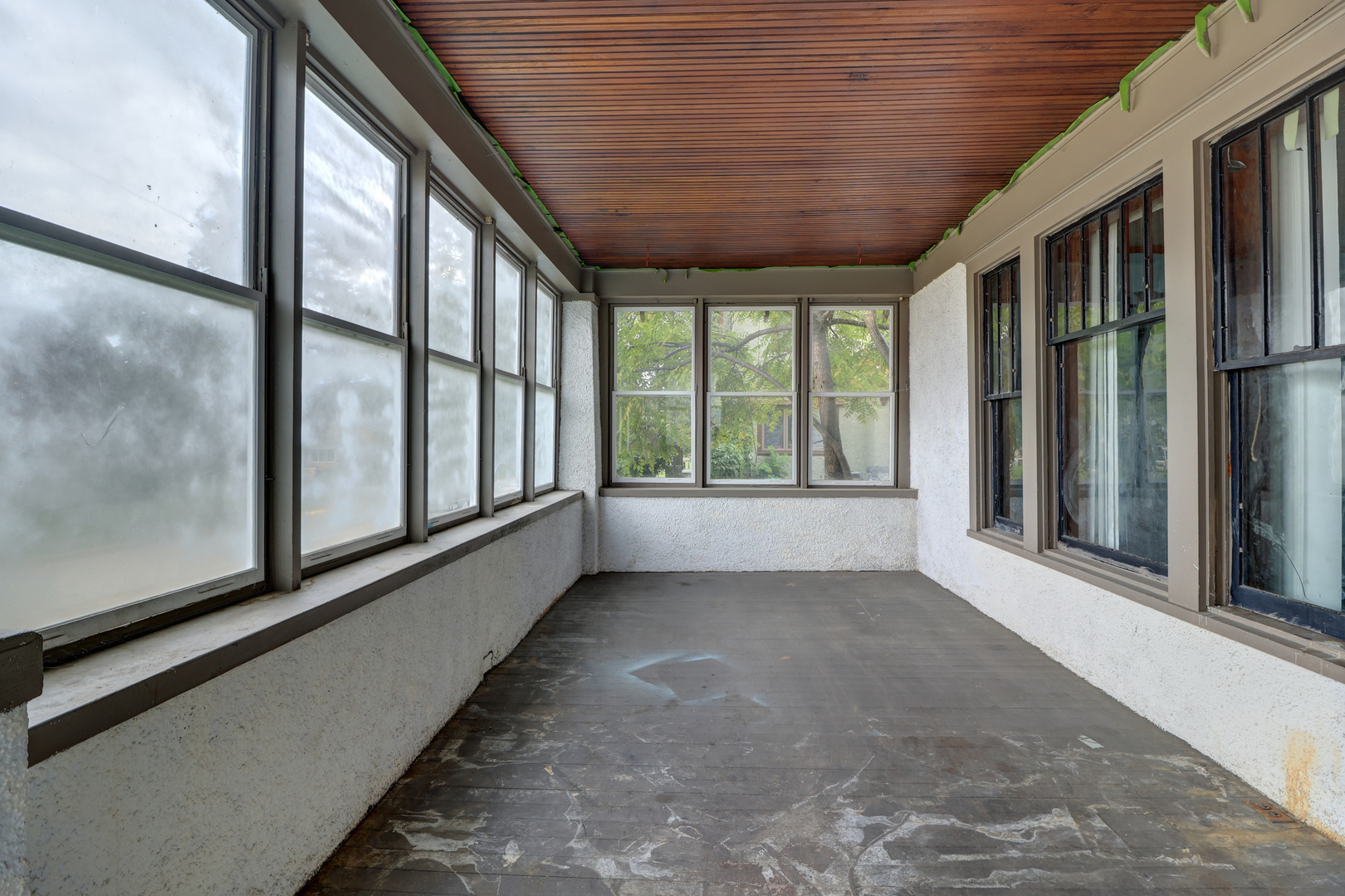 310 W 5th Street Property Photo 4