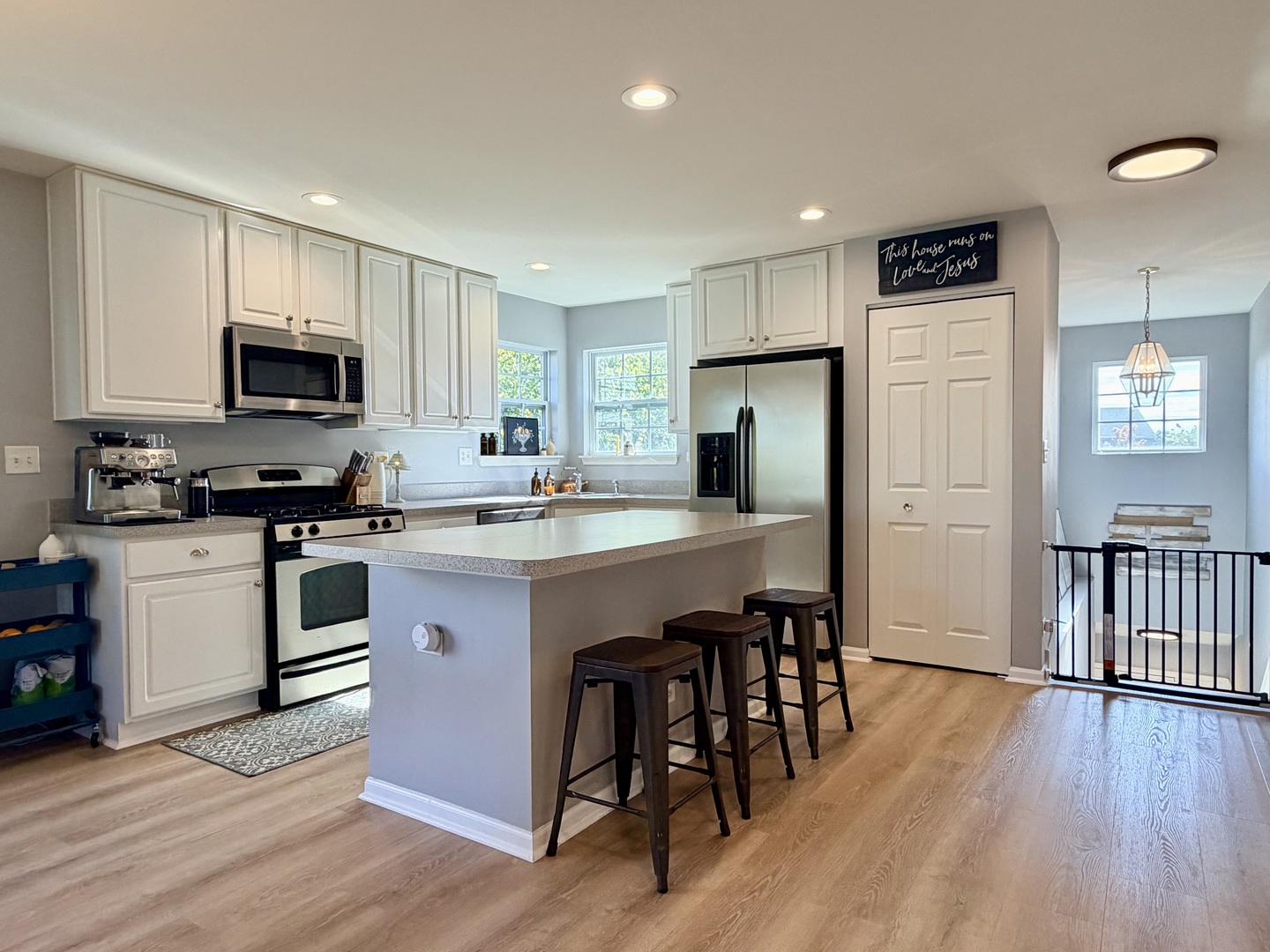1226 Chesterton Drive Property Photo 4