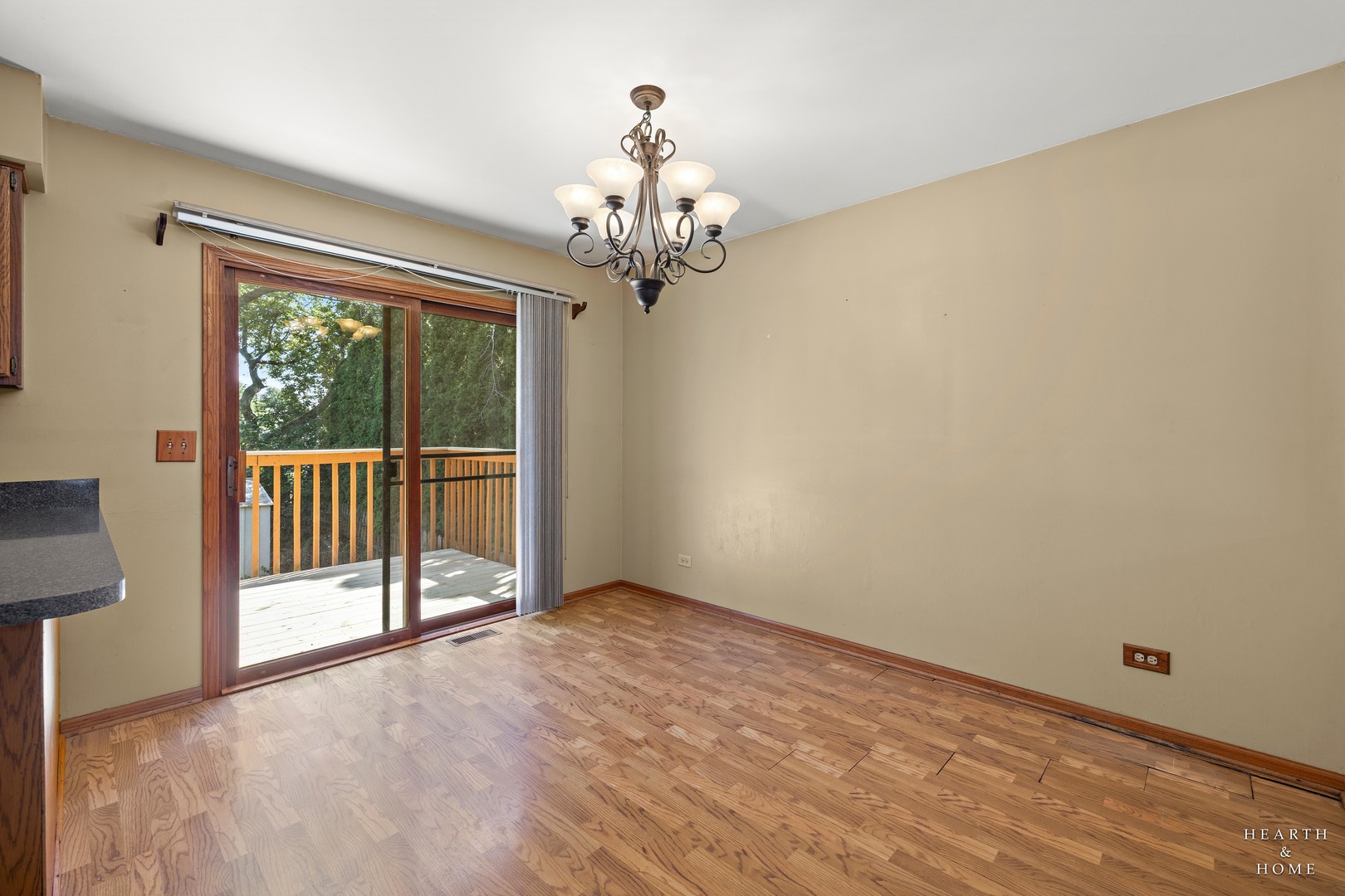 558 Barbary Lane Property Photo 6