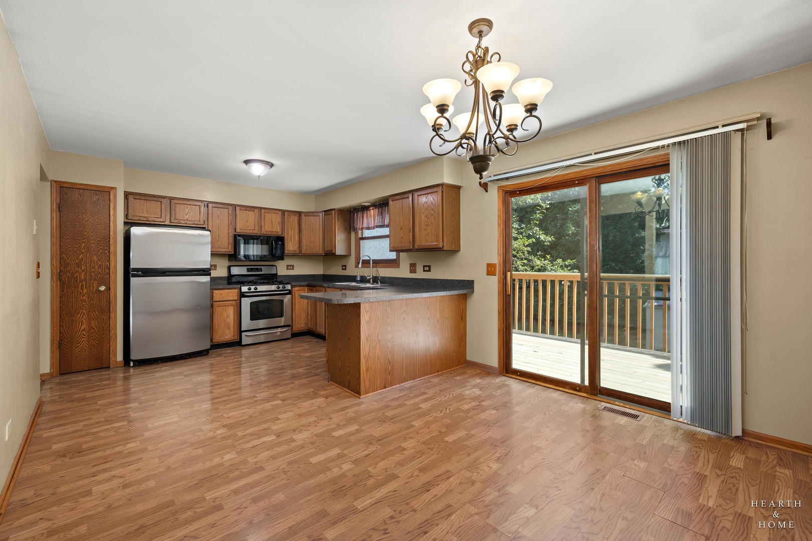 558 Barbary Lane Property Photo 7