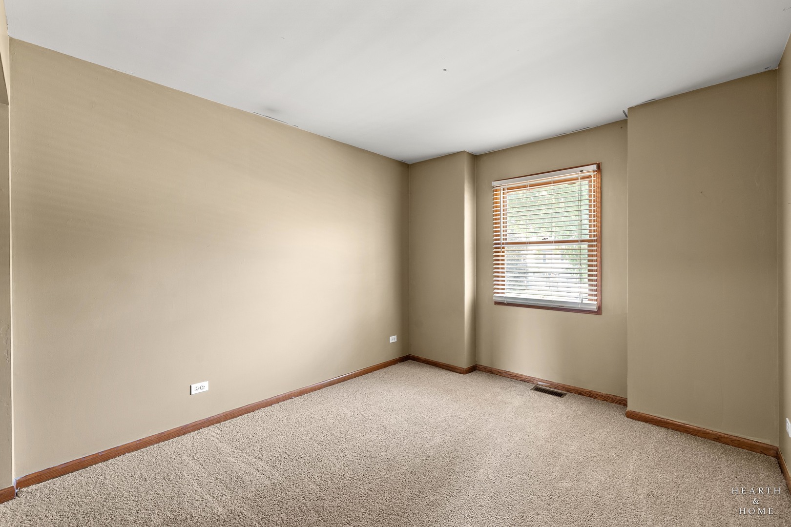 558 Barbary Lane Property Photo 13