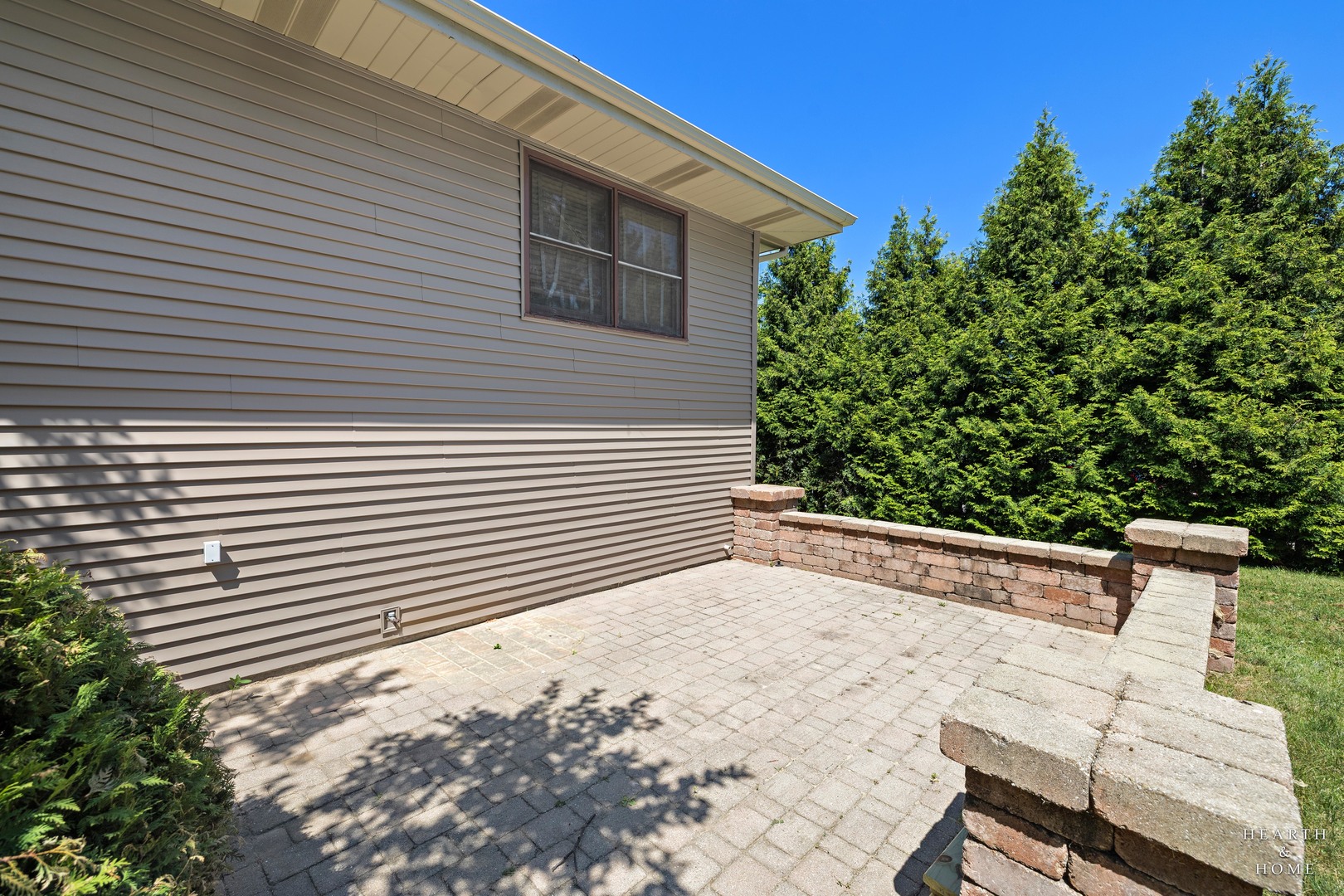 558 Barbary Lane Property Photo 27