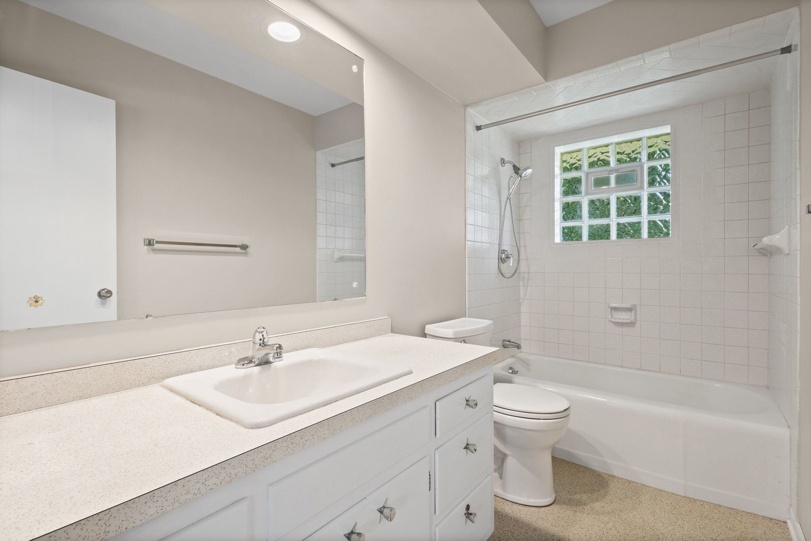 1010 Laursen Court Property Photo 8