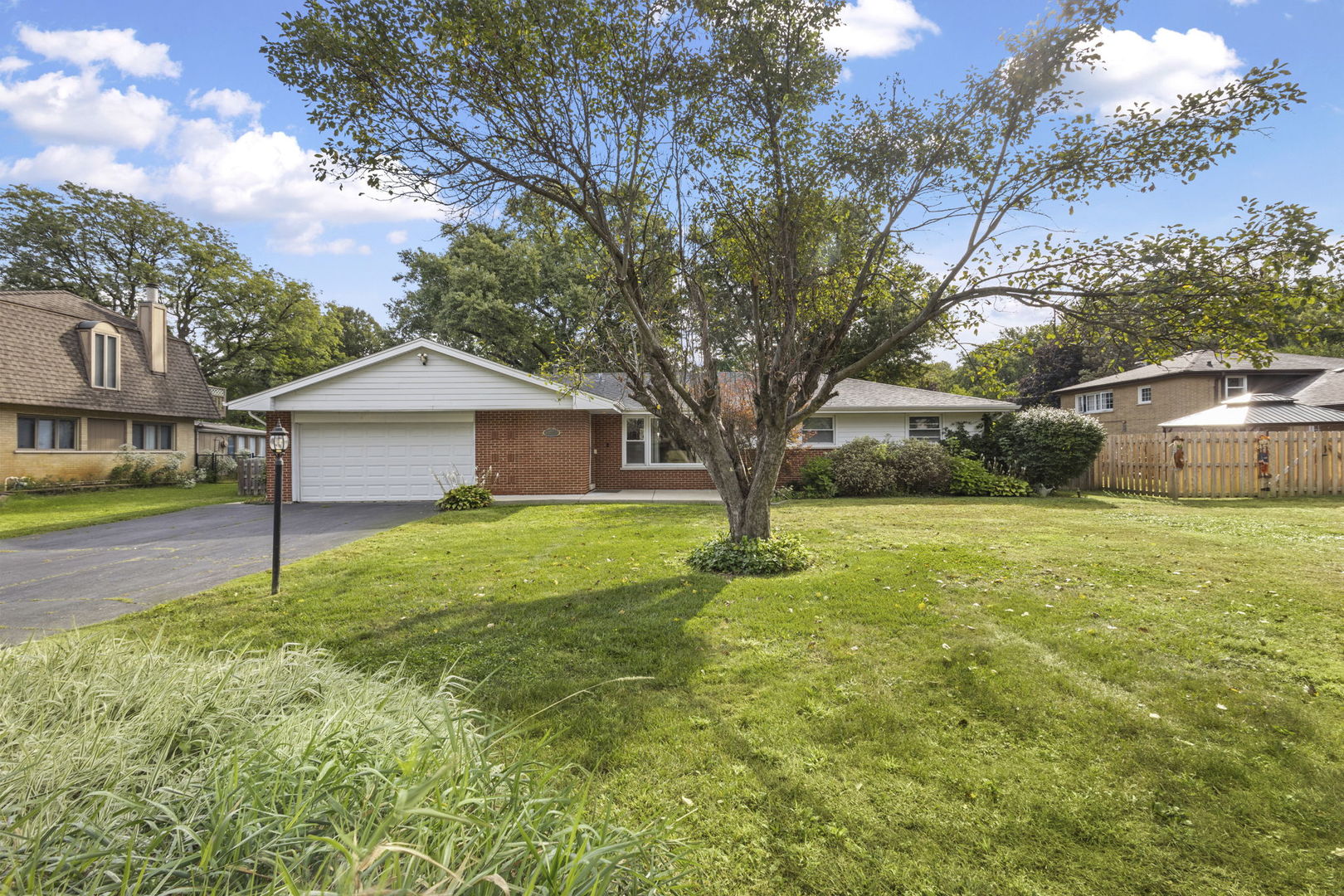 13057 S 71st Avenue Property Photo 2
