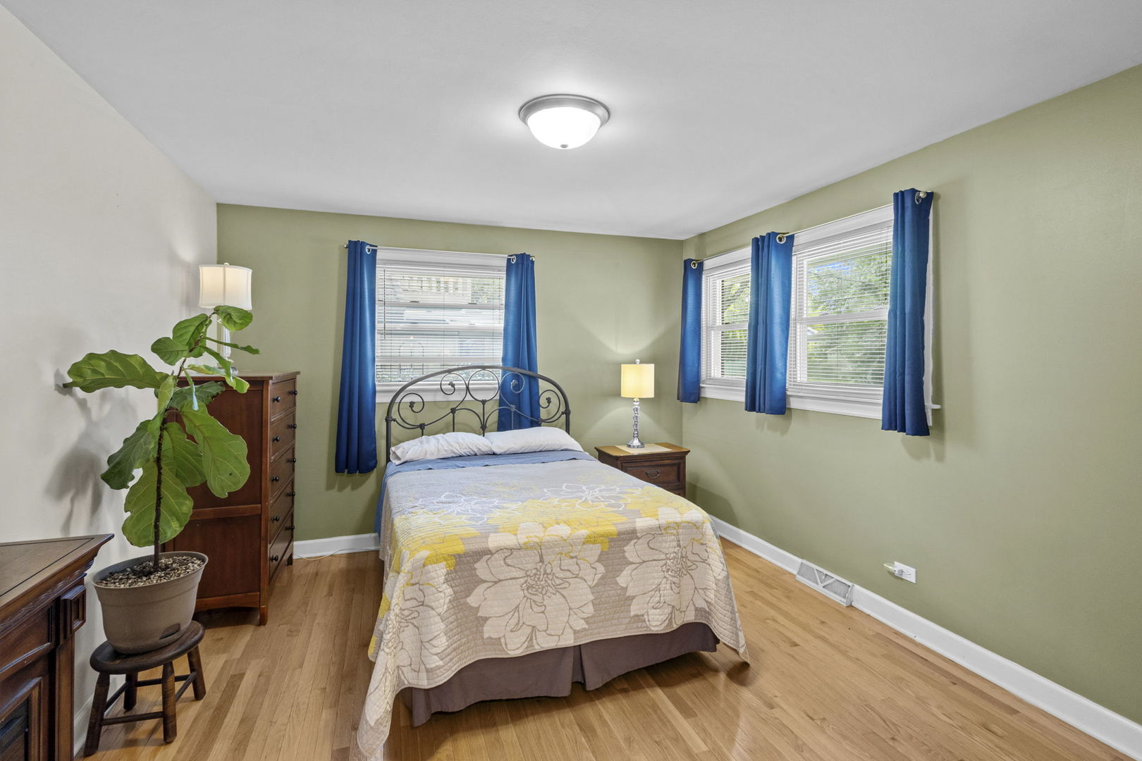 13057 S 71st Avenue Property Photo 11