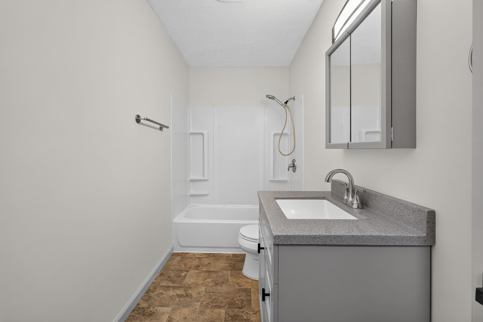 4210 Greenway Drive Property Photo 14