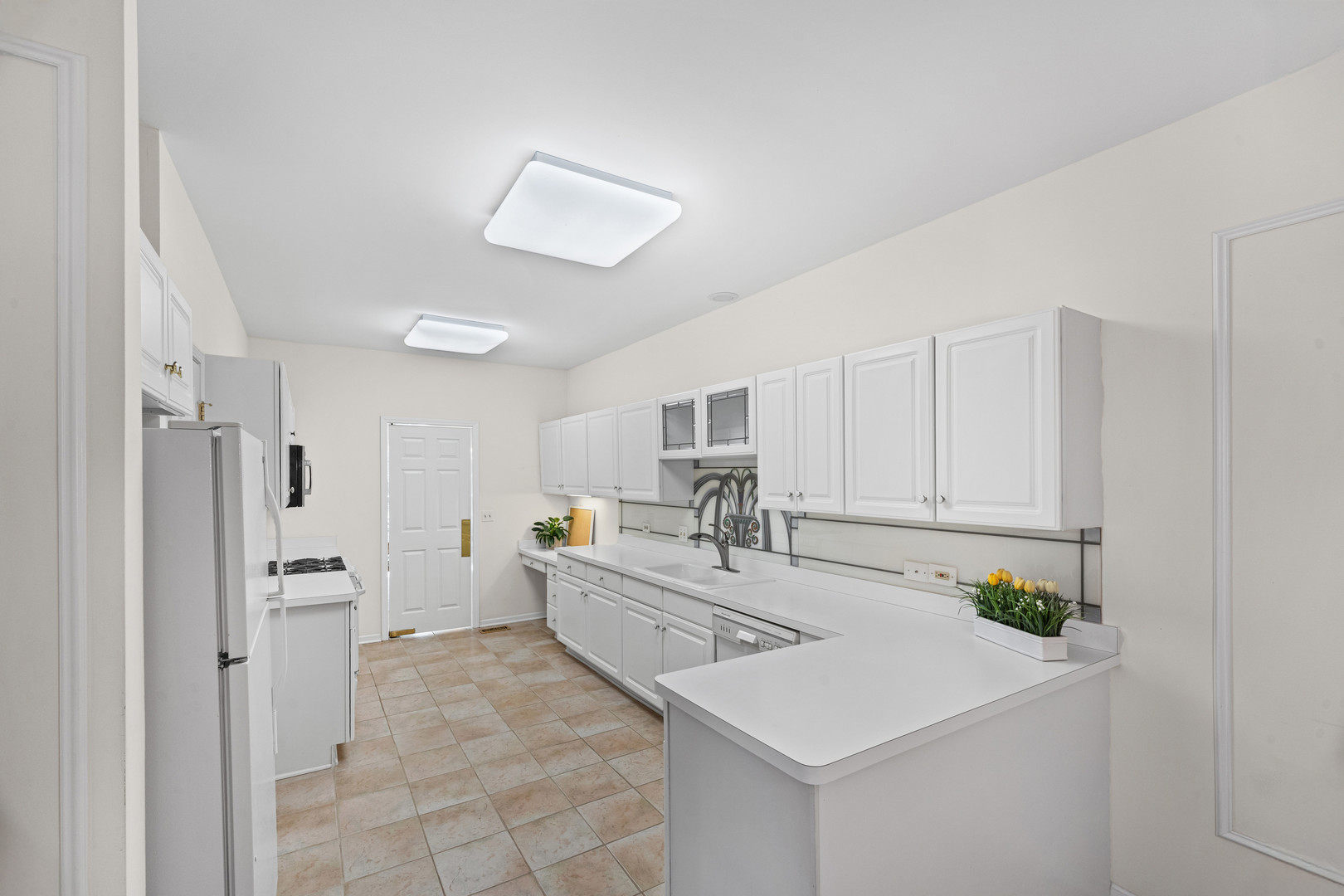 2112 Warrington Court Property Photo 9