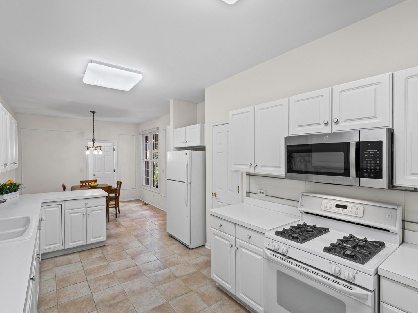 2112 Warrington Court Property Photo 10