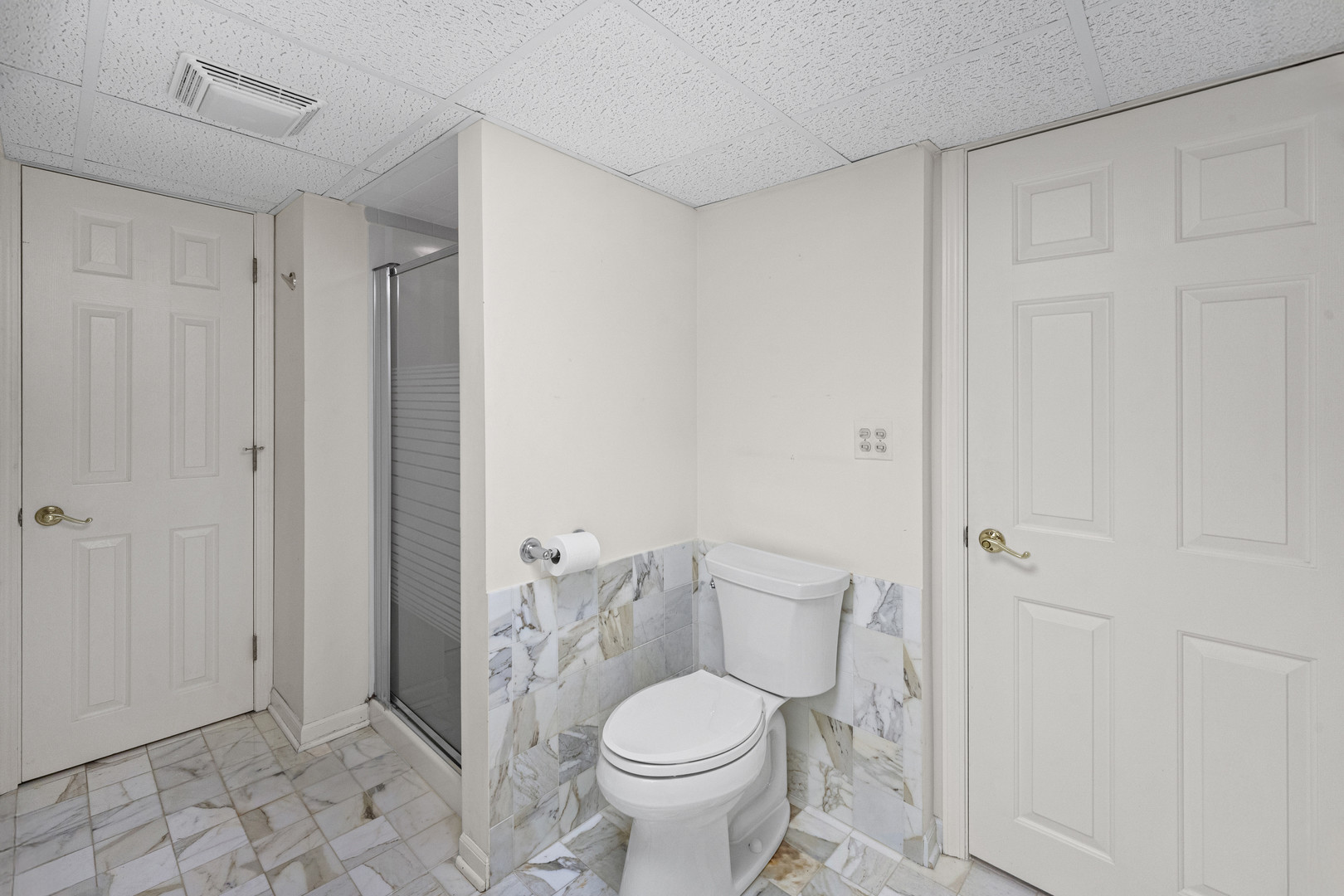 2112 Warrington Court Property Photo 23