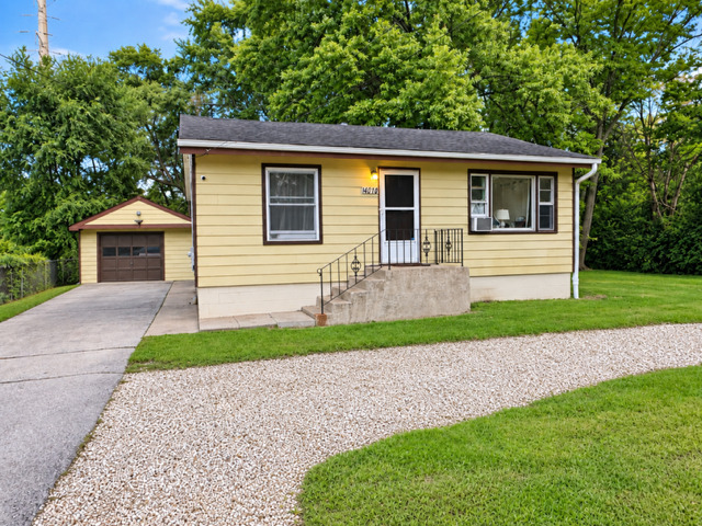 40719 N Il Route 83 Route Property Photo 1