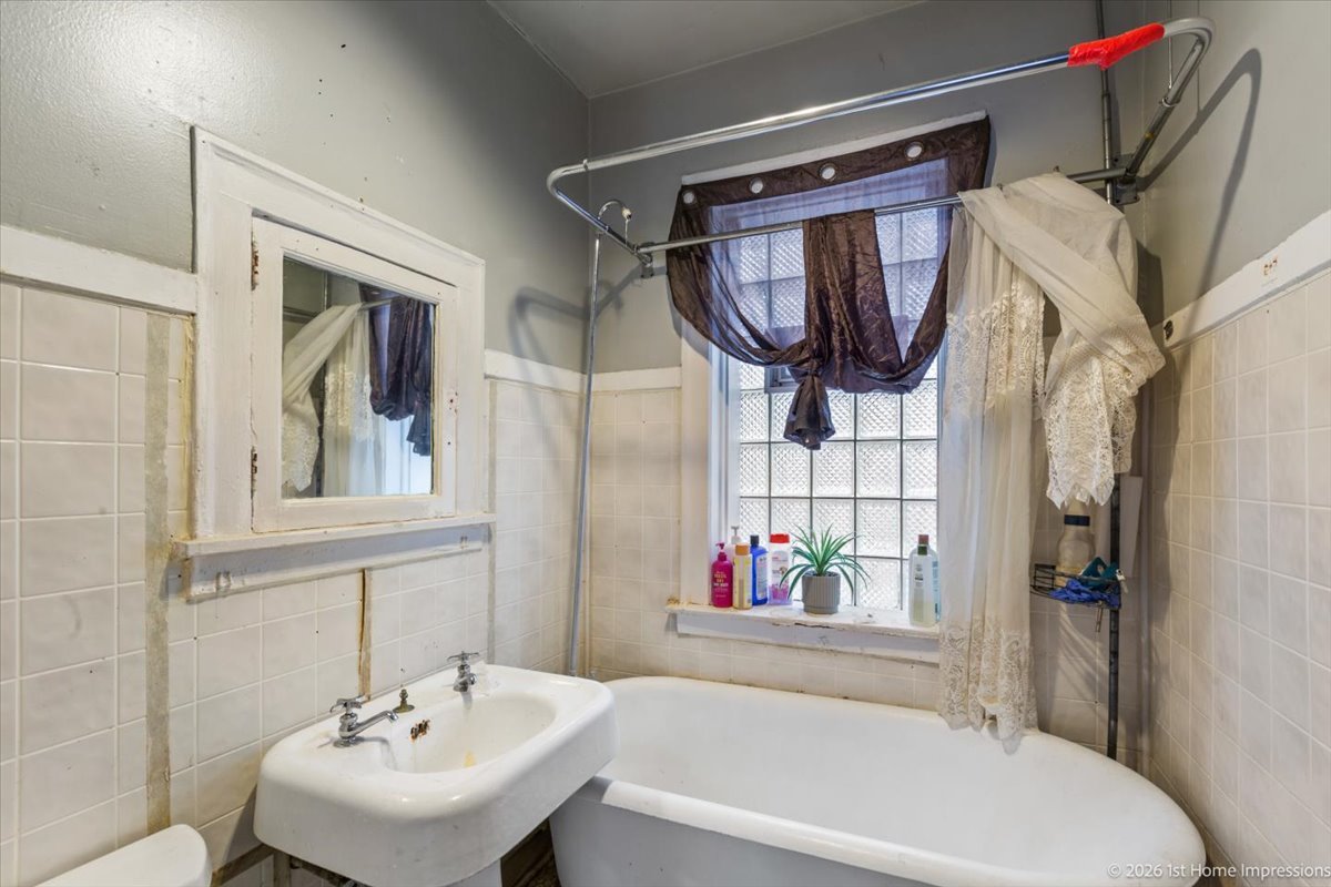 7018 S Wabash Avenue Property Photo 8