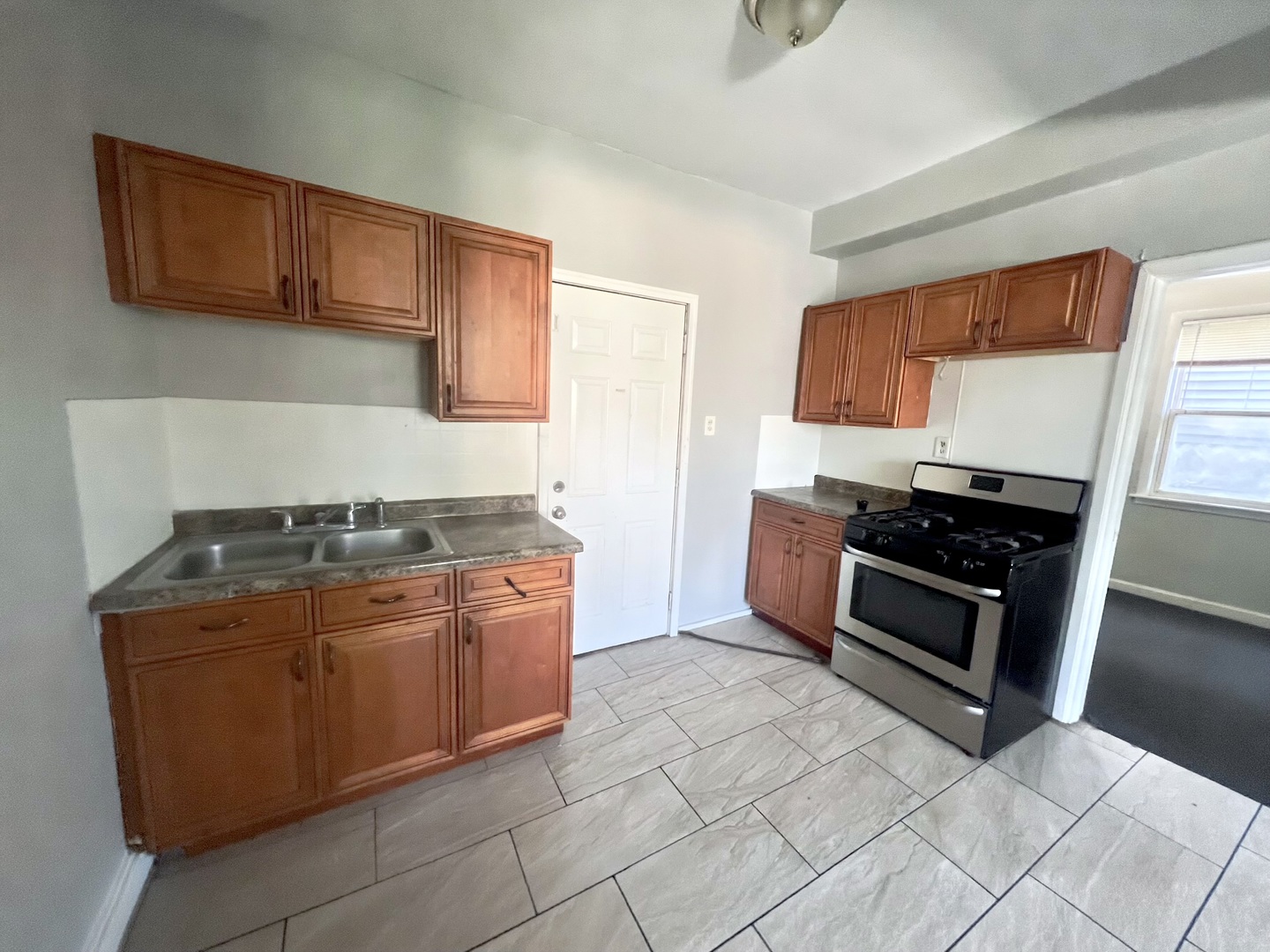 2531 N Tripp Avenue 4r Property Photo 2