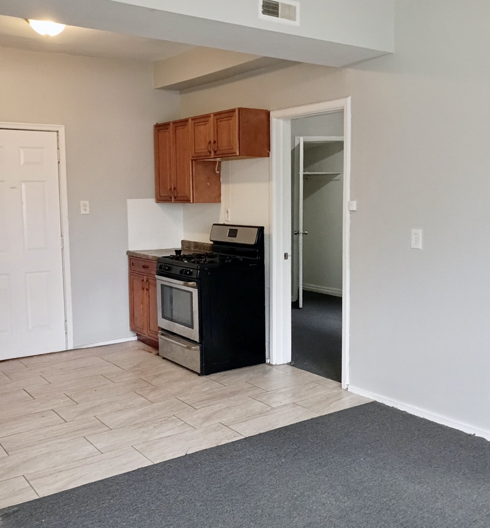 2531 N Tripp Avenue 4r Property Photo 4