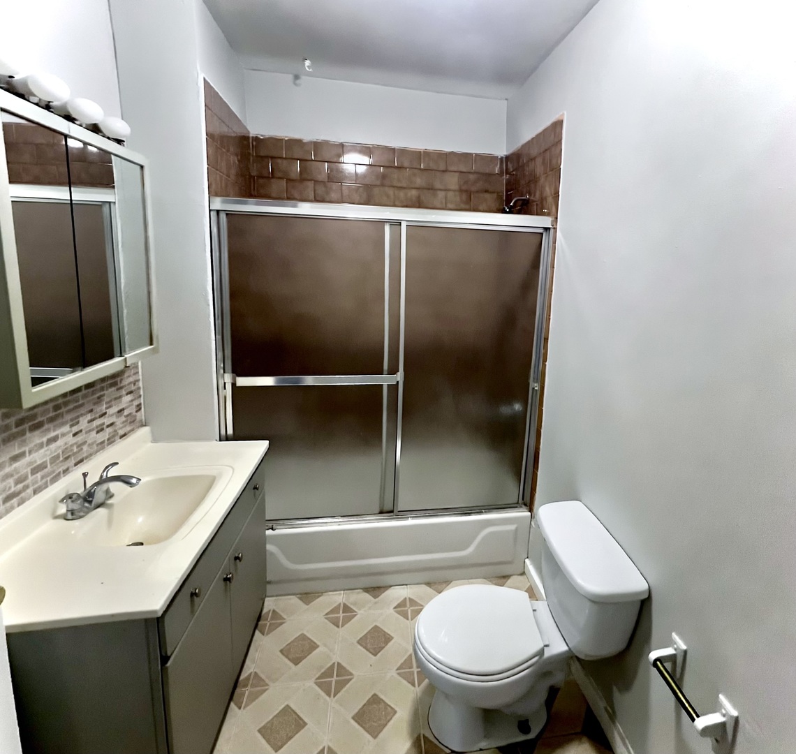 2531 N Tripp Avenue 4r Property Photo 8