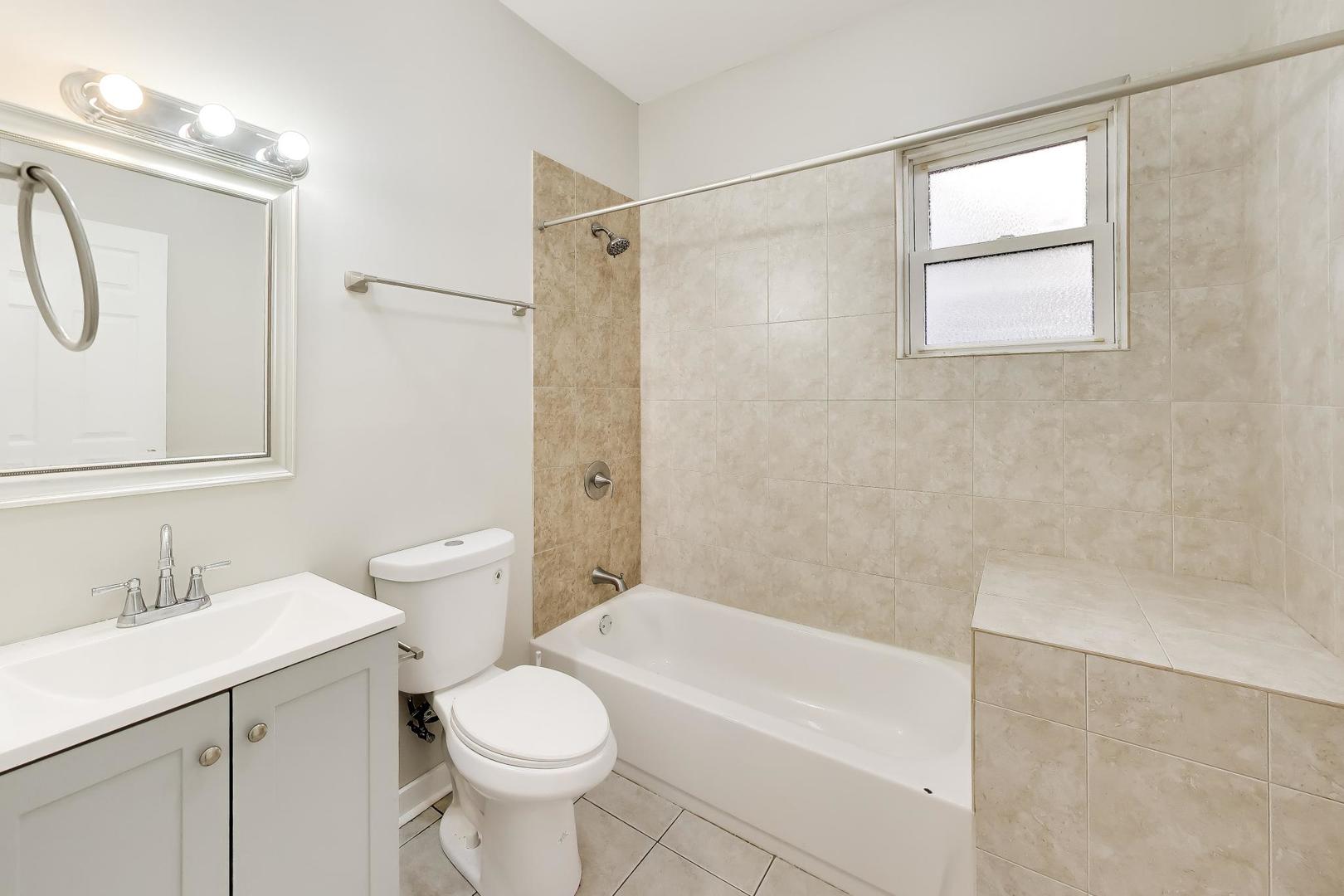 5633 S Peoria Street Property Photo 14