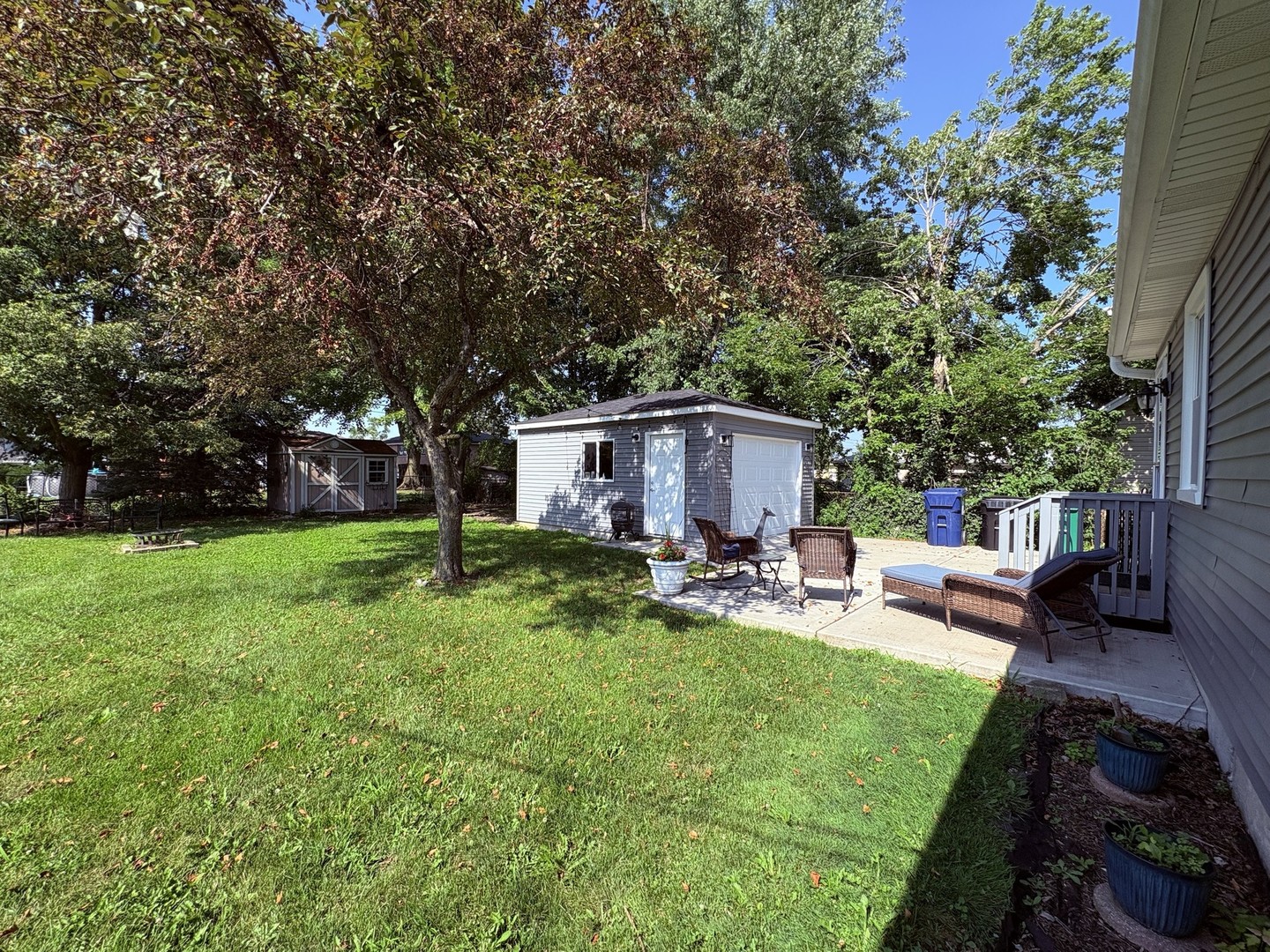 7756 W 81st Place Property Photo 3