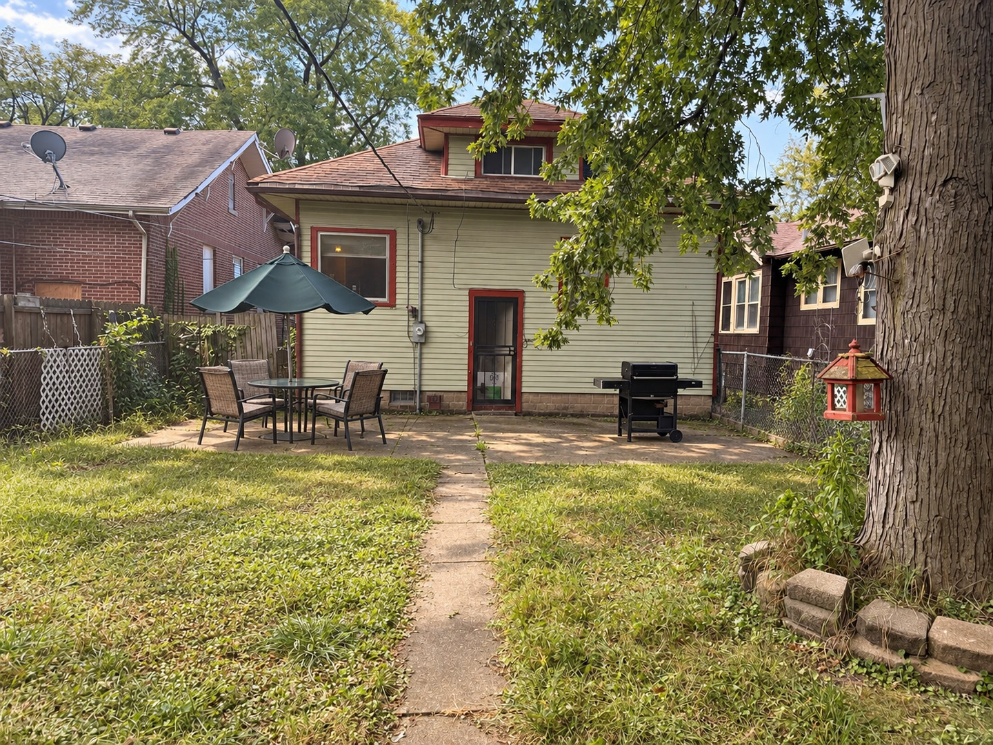 15633 Myrtle Avenue Property Photo 1