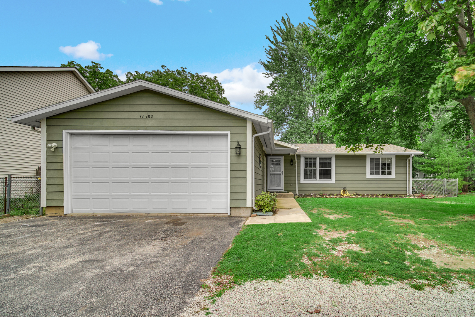 36582 N Il Route 59 Property Photo 1