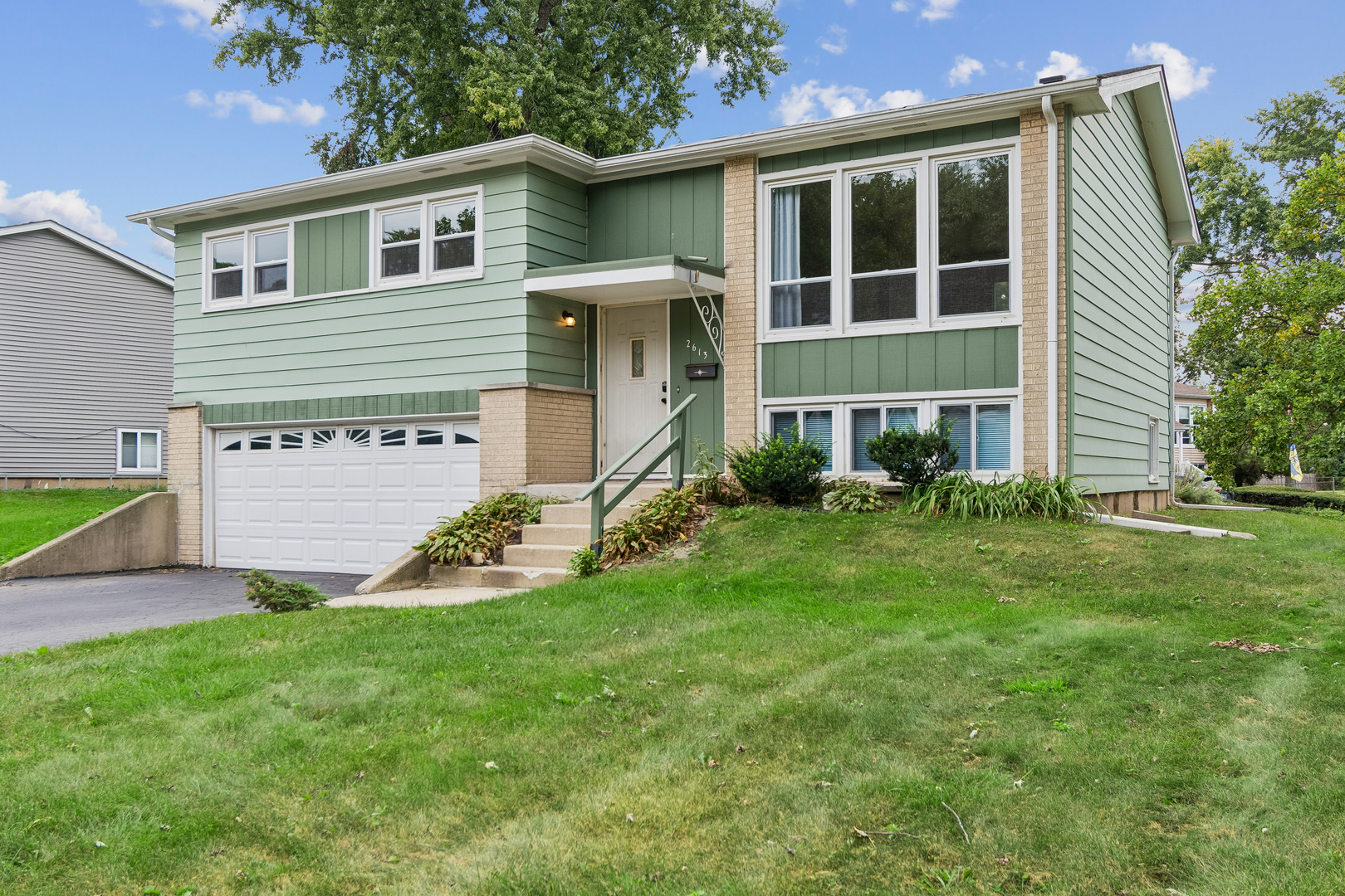 2613 Willow Avenue Property Photo 1
