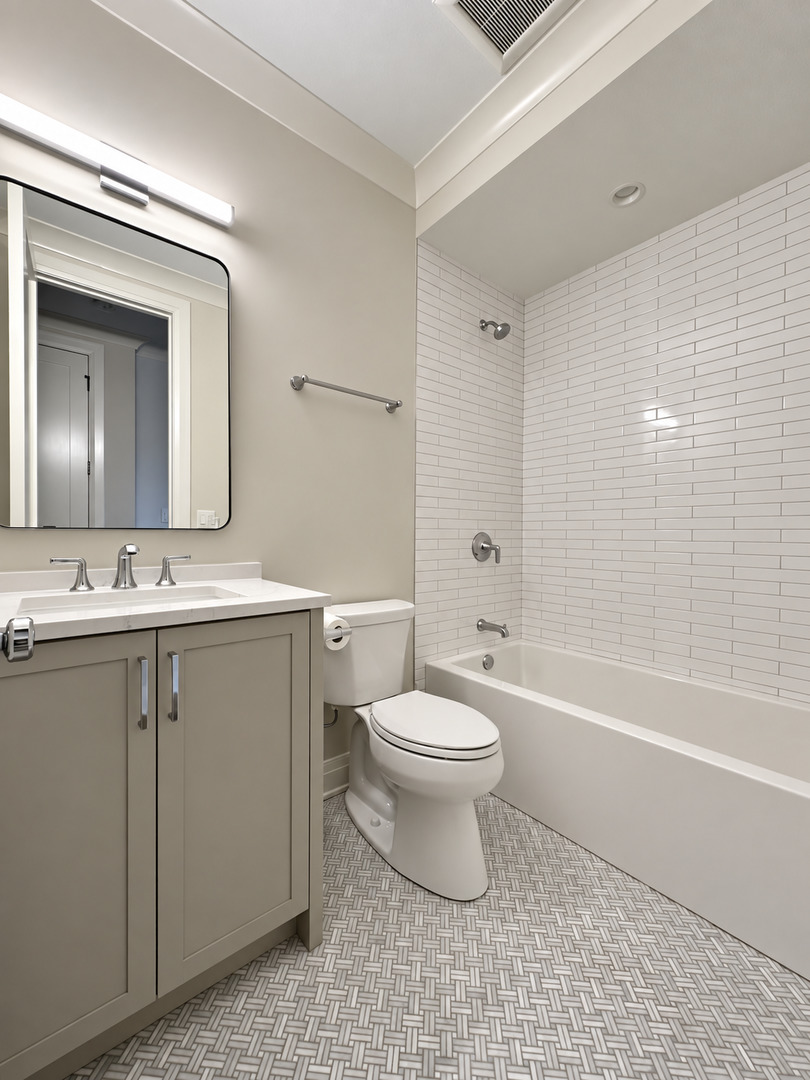 1834 N Hudson Avenue 2 Property Photo 12