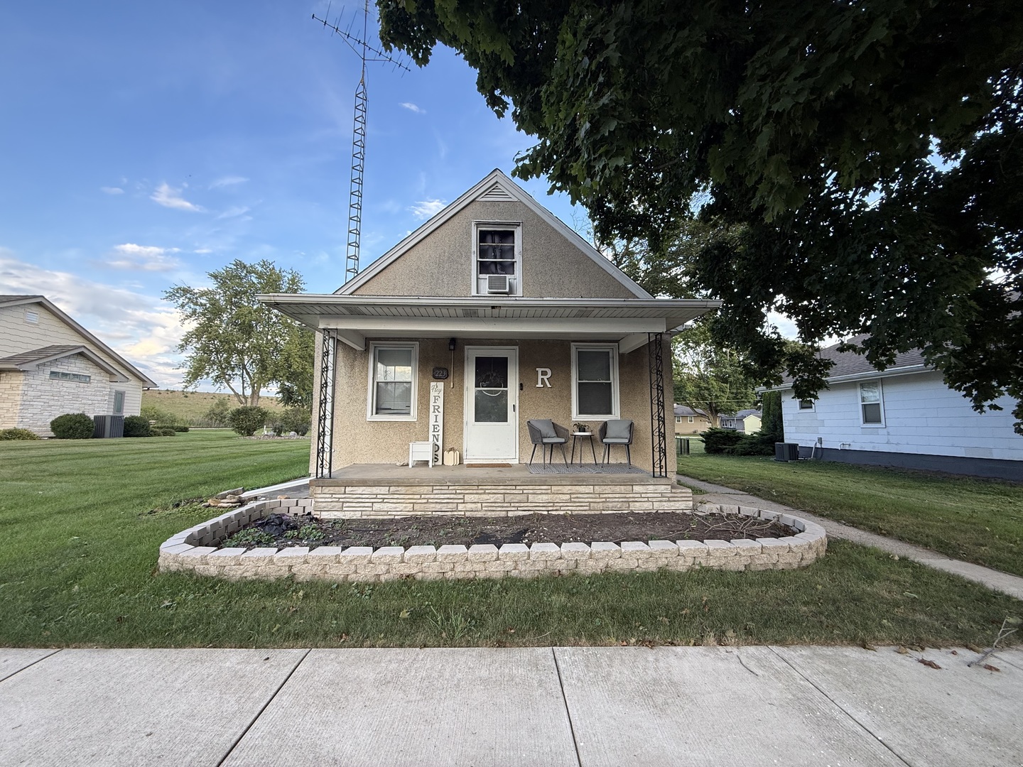 223 N Peru Avenue Property Photo 1