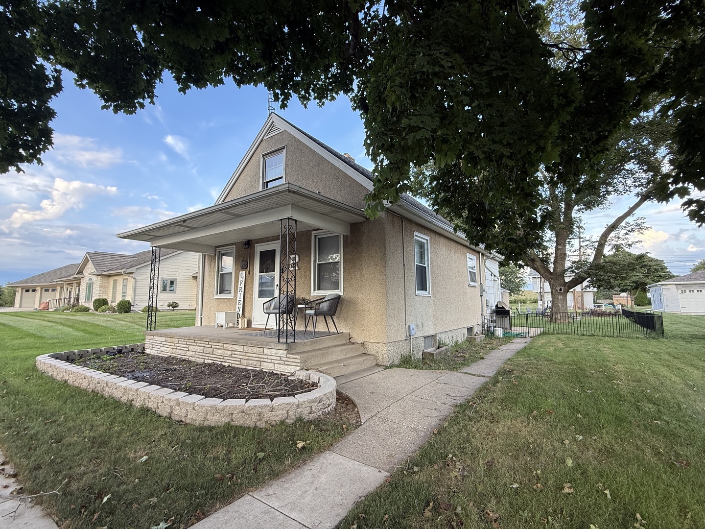 223 N Peru Avenue Property Photo 2