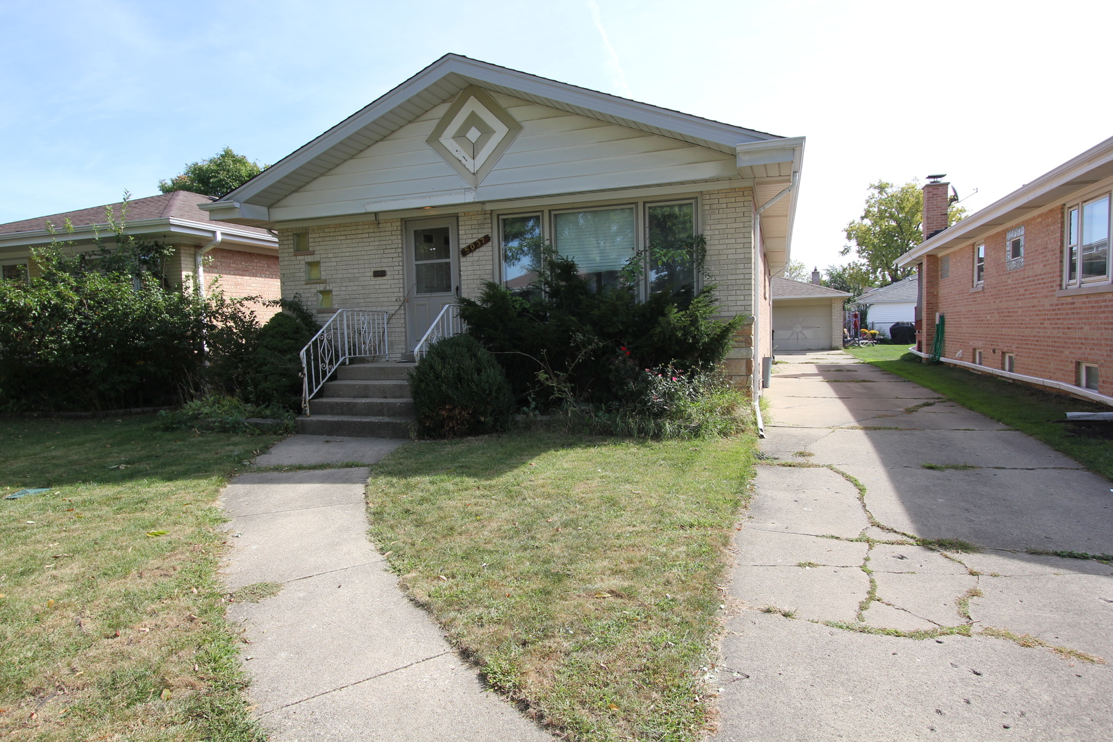 5037 N Ridgewood Avenue Property Photo 1