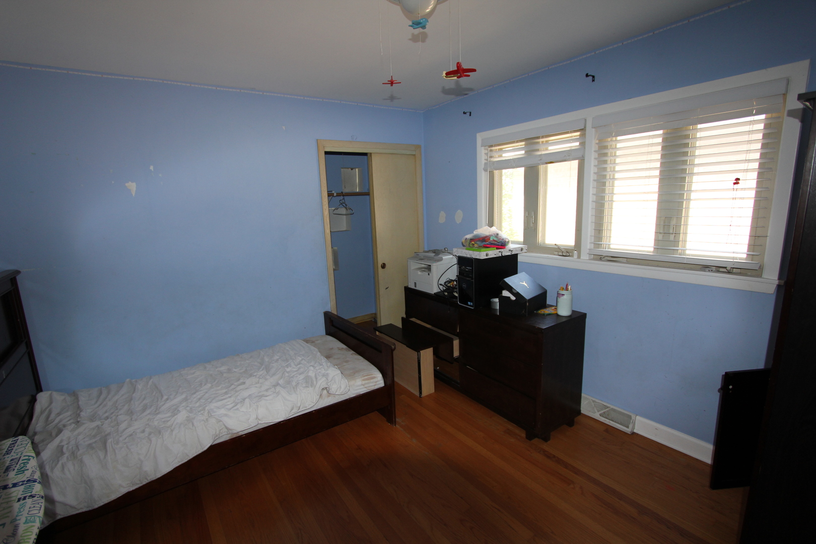 5037 N Ridgewood Avenue Property Photo 4