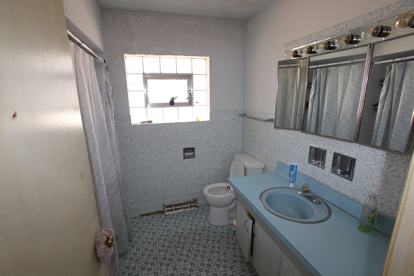 5037 N Ridgewood Avenue Property Photo 6