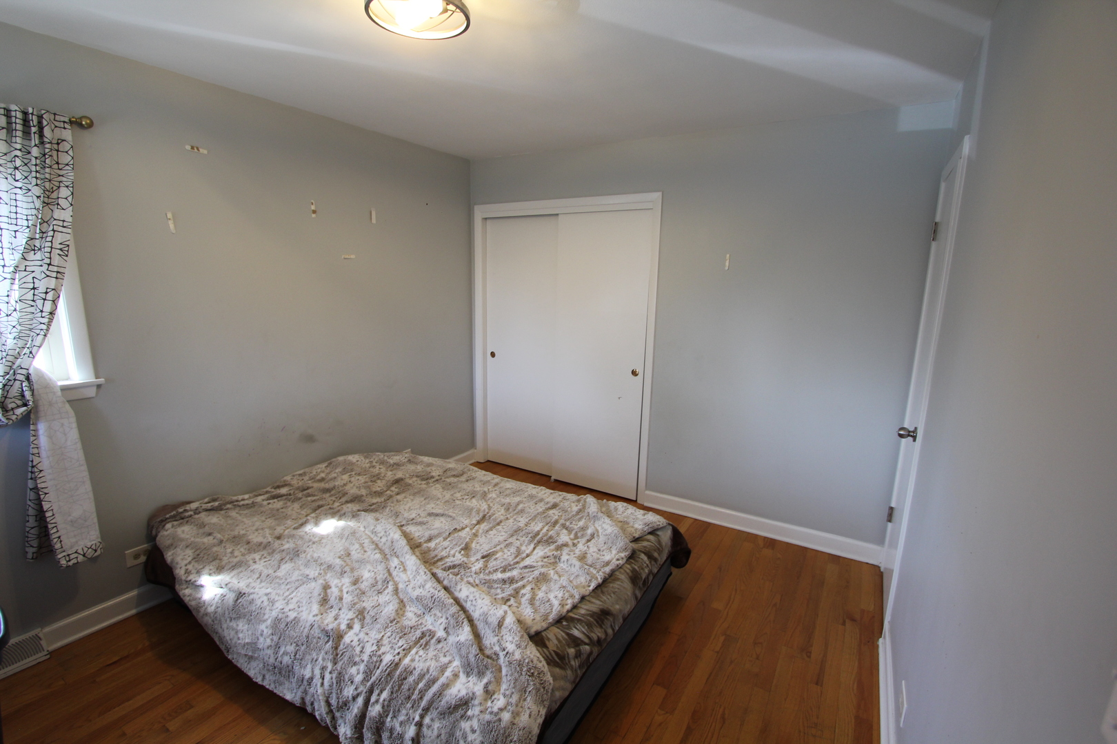 5037 N Ridgewood Avenue Property Photo 8