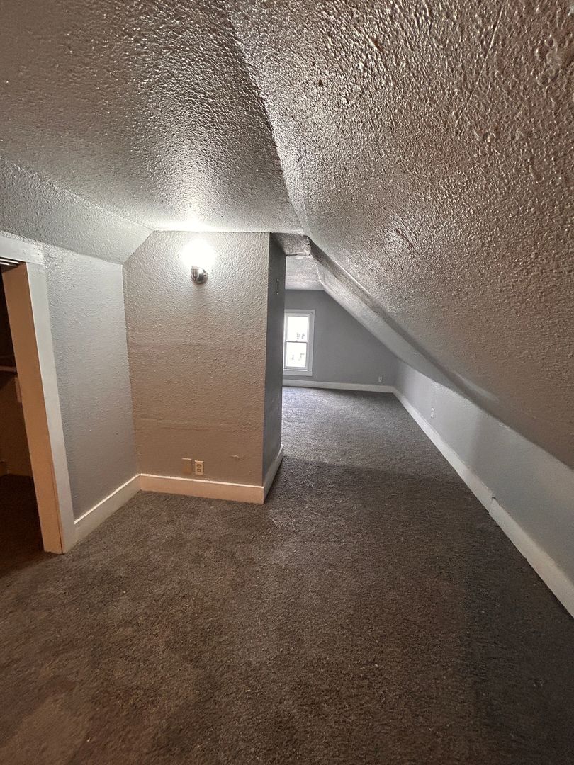 1823 W 6th Street Property Photo 6