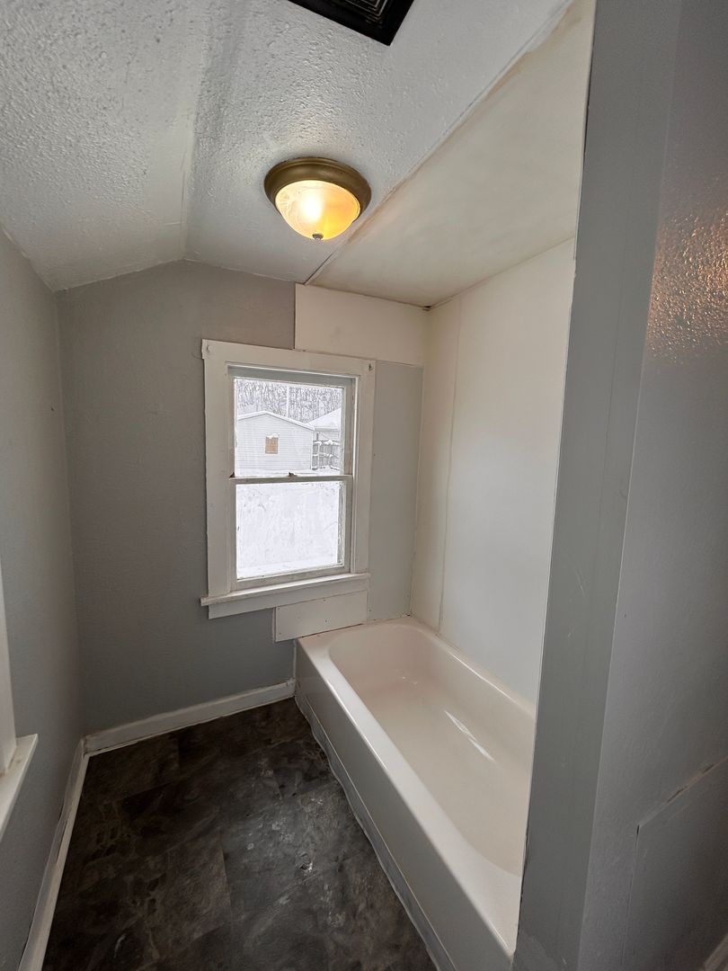1823 W 6th Street Property Photo 10