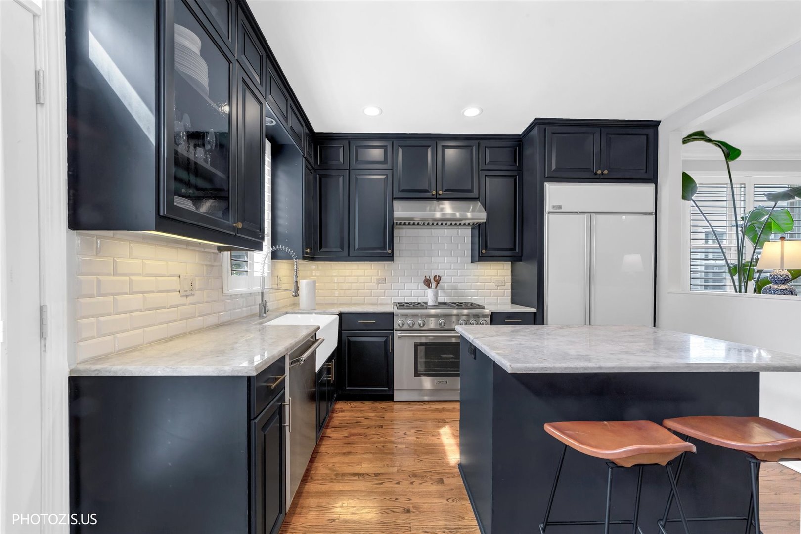 2907 N Wolcott Avenue B Property Photo 11