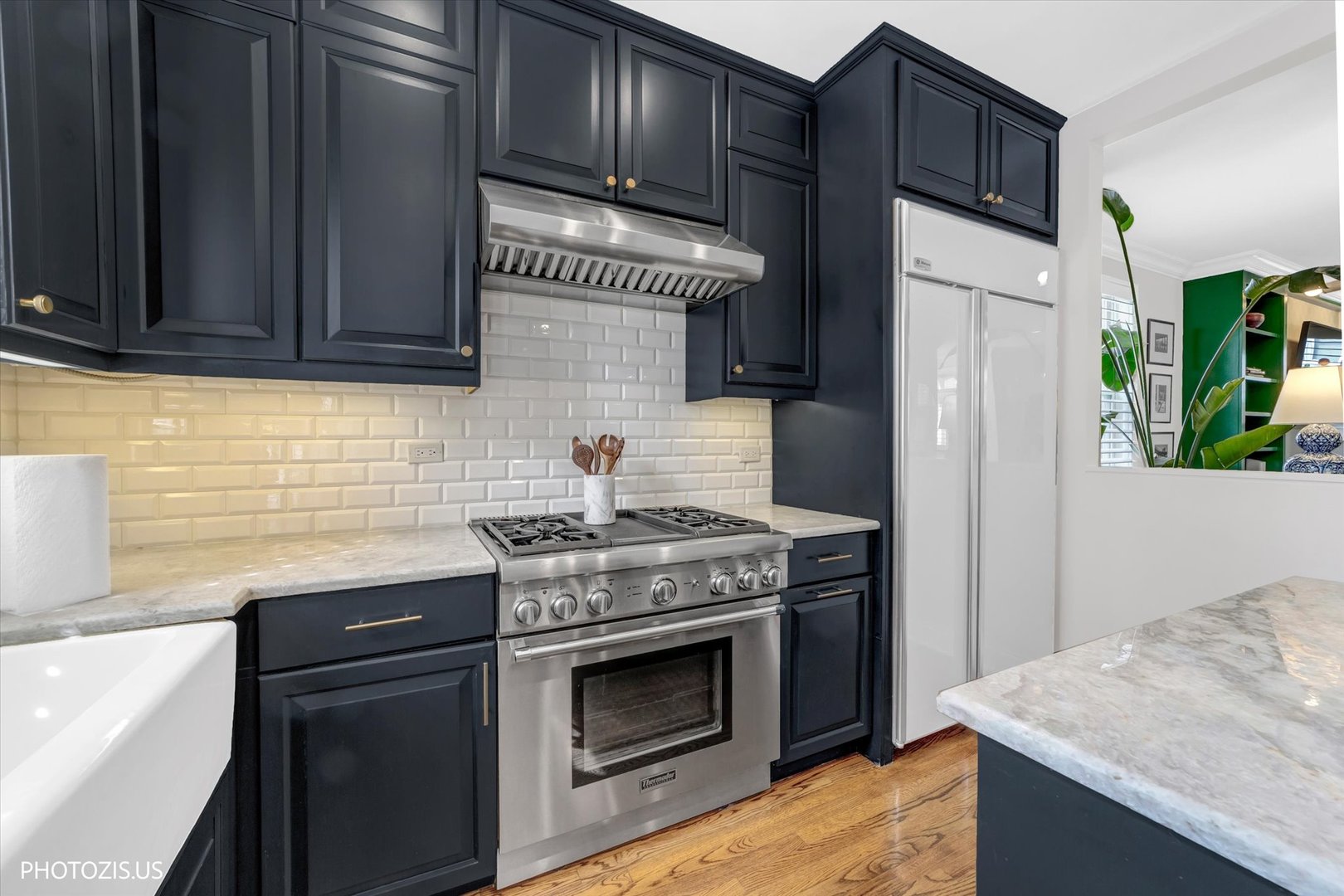 2907 N Wolcott Avenue B Property Photo 13