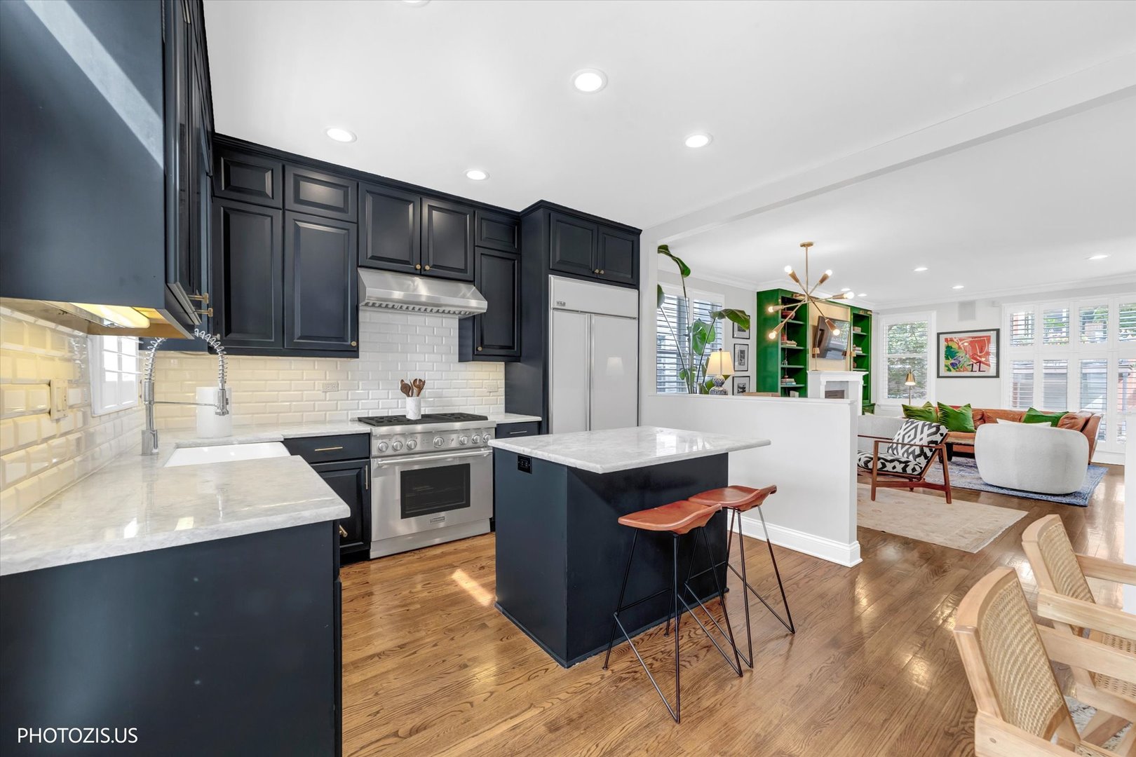 2907 N Wolcott Avenue B Property Photo 14