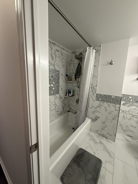 345 N Lasalle Street 3701 Property Photo 9