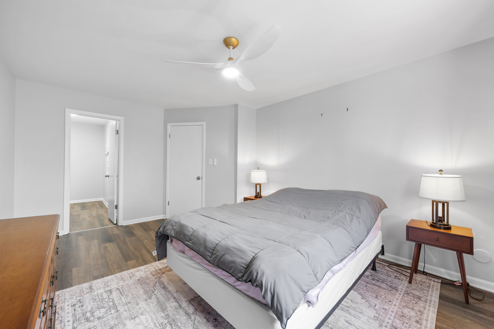 215 S Hale Street 9b Property Photo 12