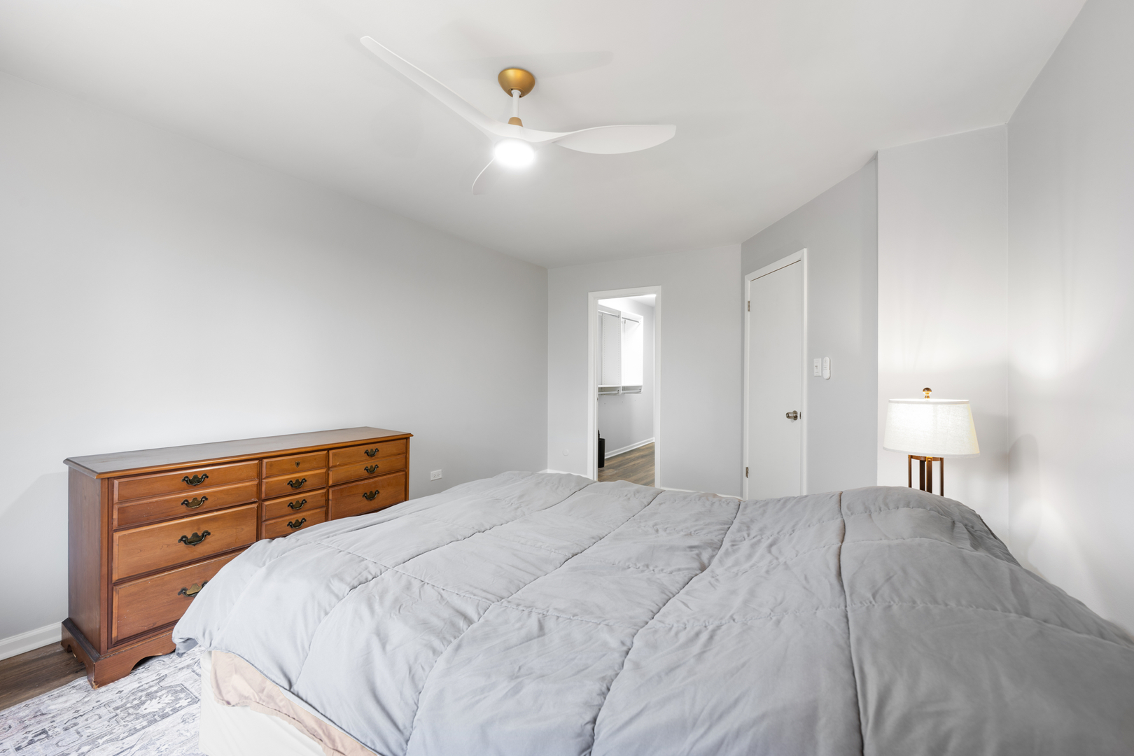 215 S Hale Street 9b Property Photo 13