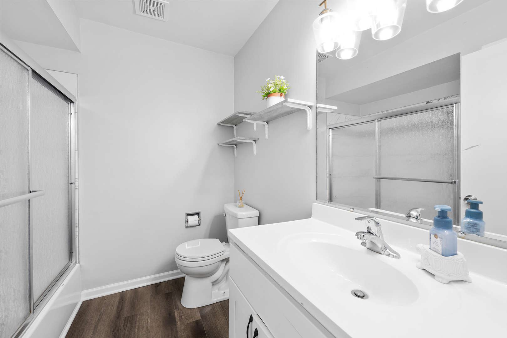 215 S Hale Street 9b Property Photo 16