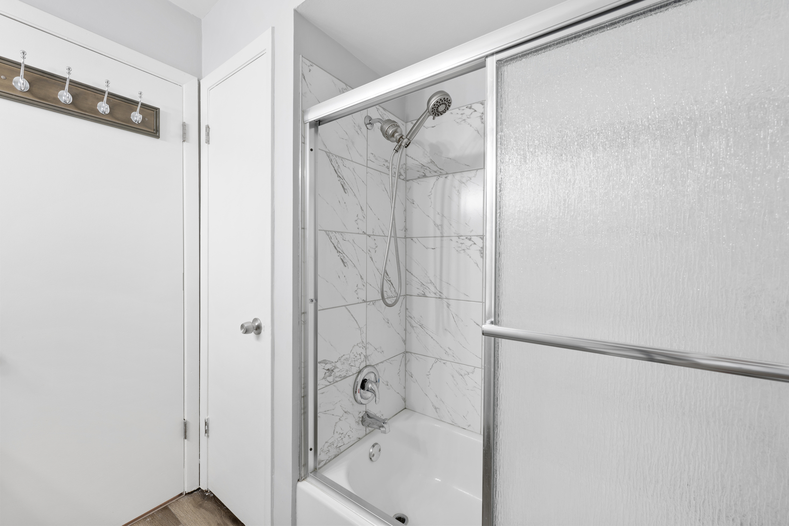 215 S Hale Street 9b Property Photo 17