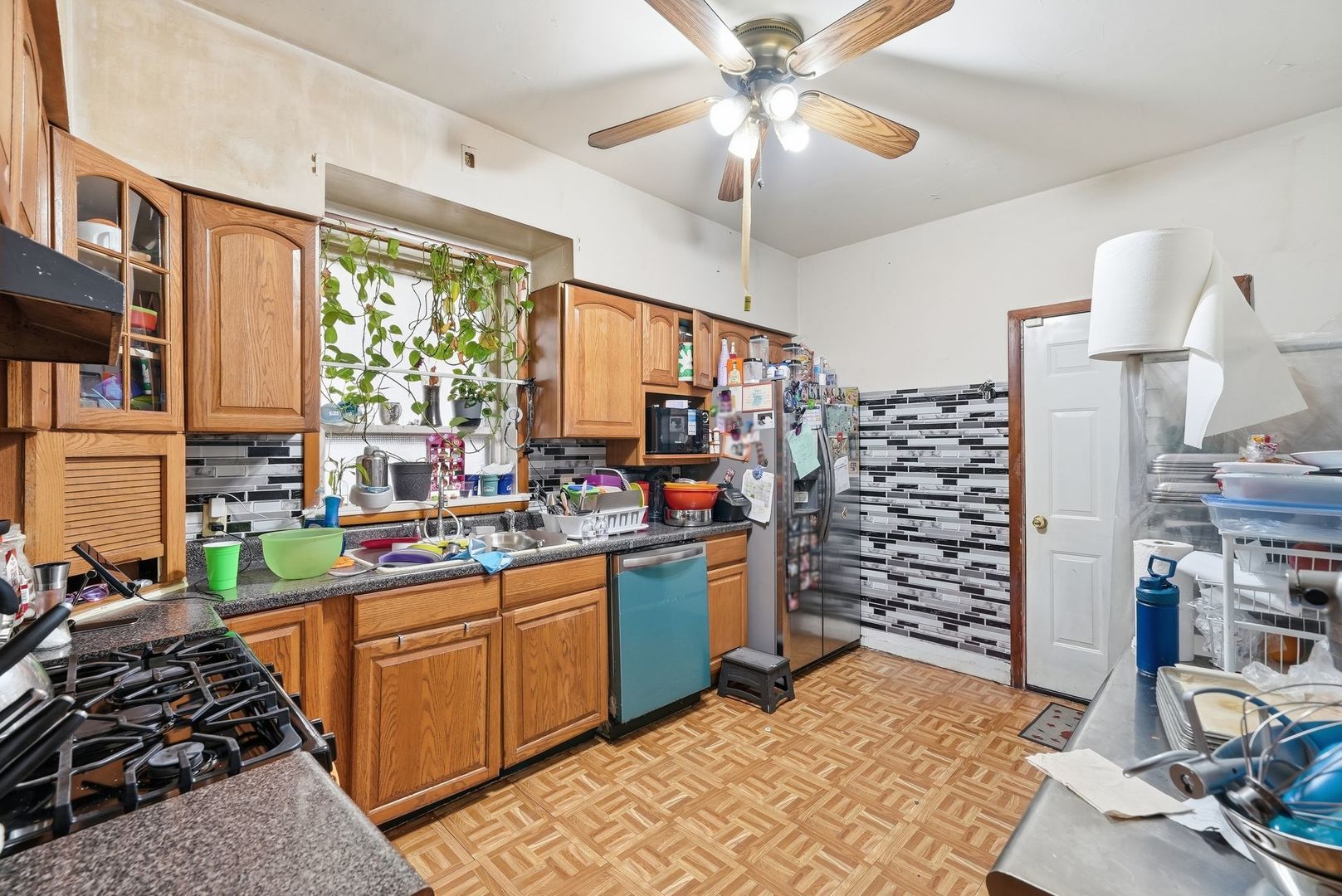 6435 S Artesian Avenue Property Photo 12
