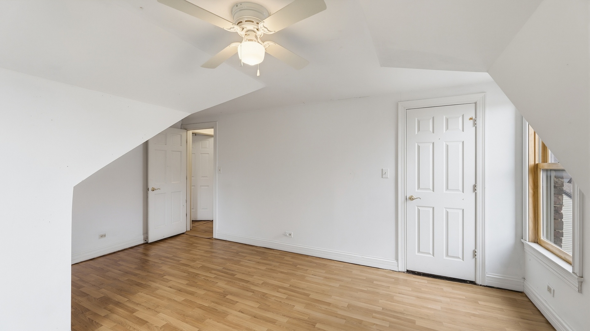 9427 S Saint Louis Avenue Property Photo 17