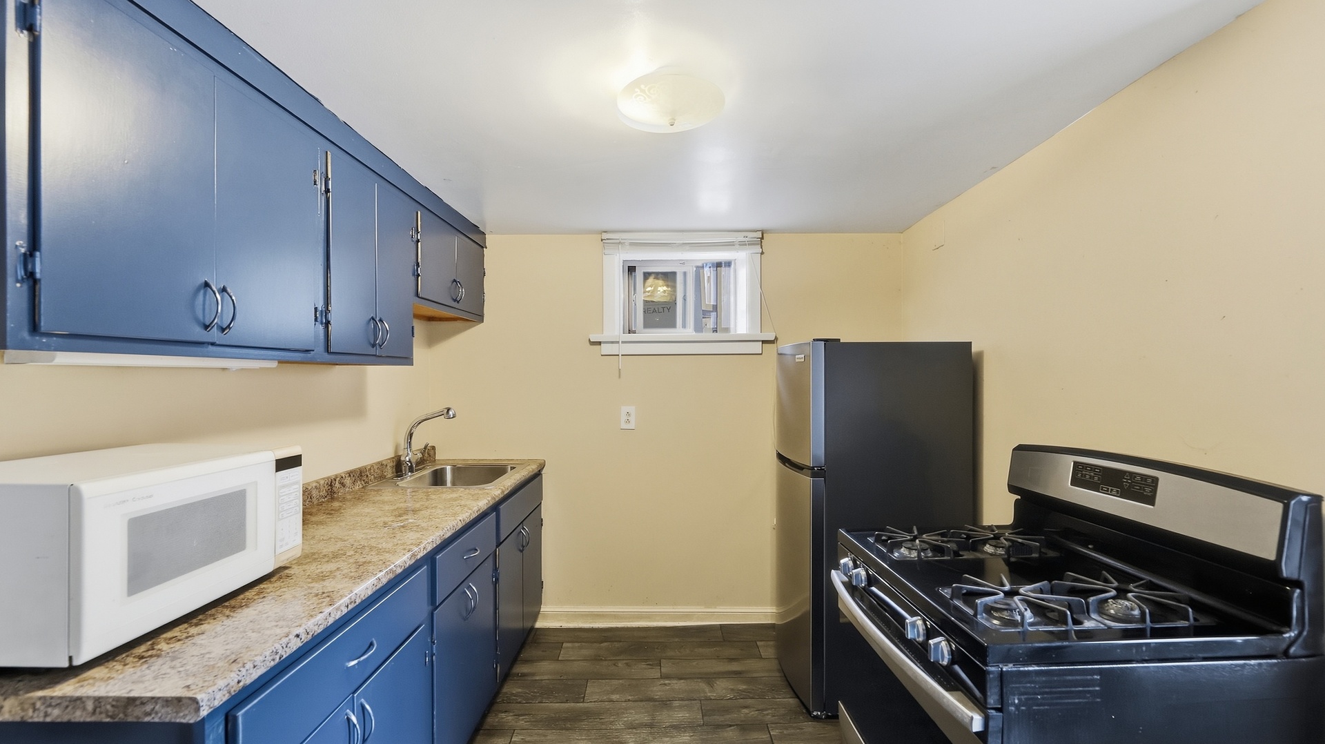 9427 S Saint Louis Avenue Property Photo 19