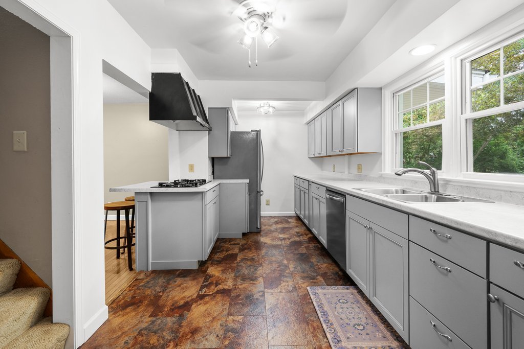 2831 44th Street Property Photo 17